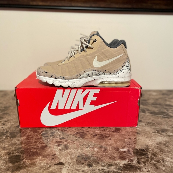 SHOES - Picture 12 of 16